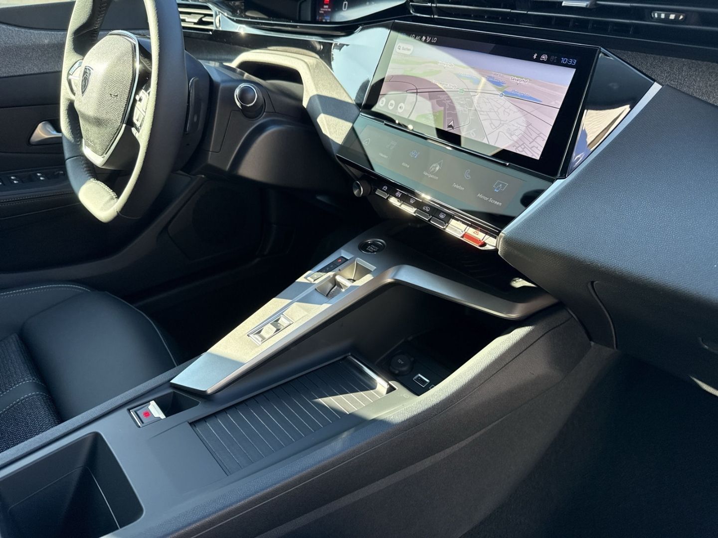 Fahrzeugabbildung Peugeot 308 SW Hybrid 145 Allure 1.2 LED ACC 2-Zonen-Kli