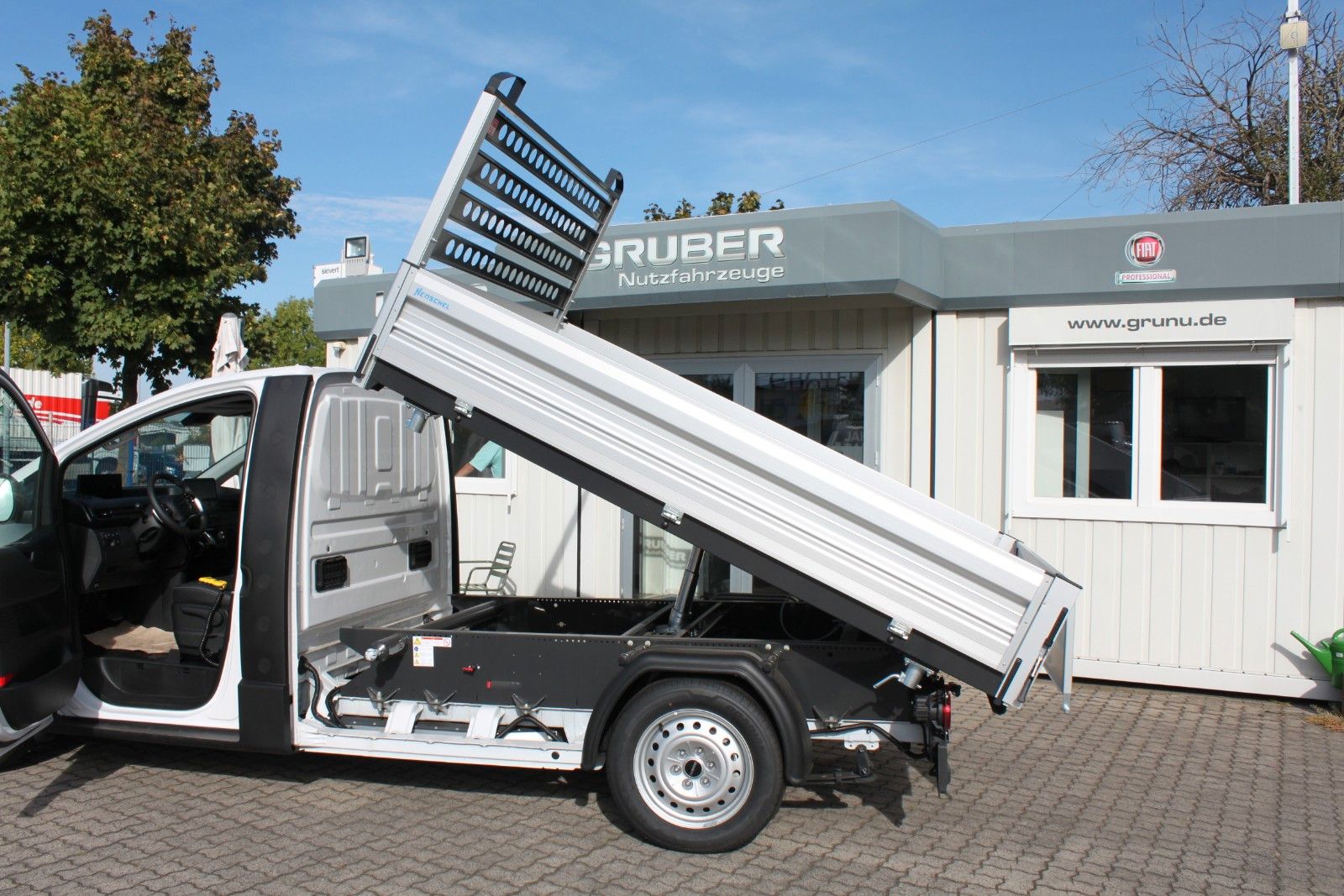 Fahrzeugabbildung Iveco eMoovy 35F16E Kipper