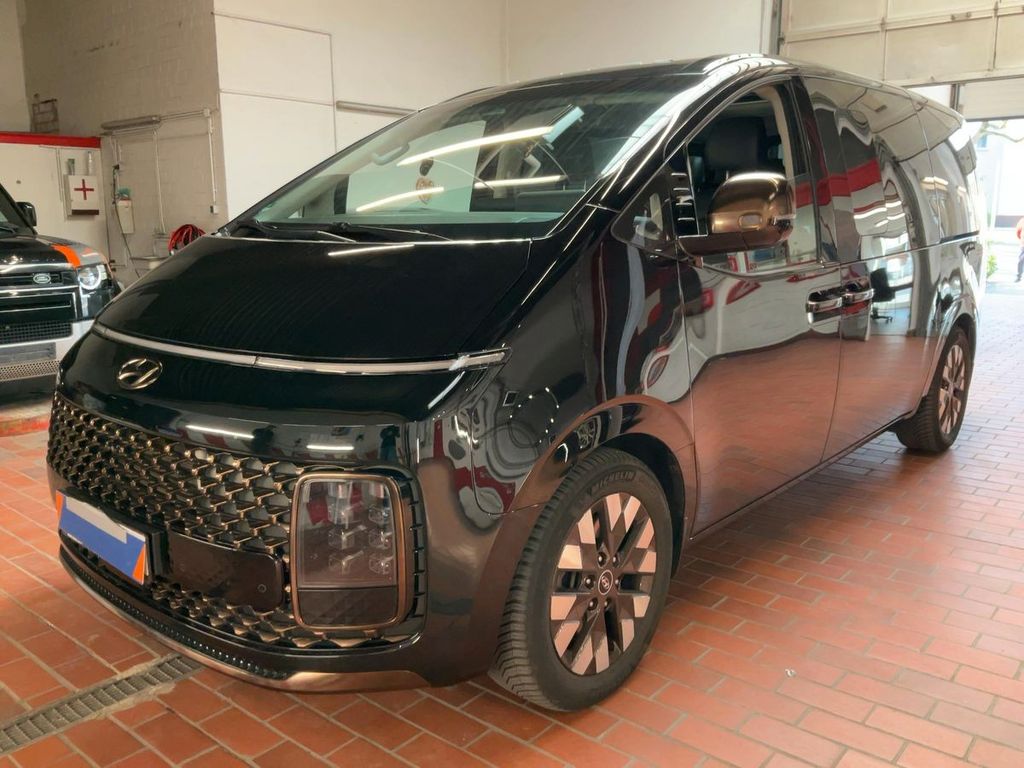 Image of Hyundai STARIA