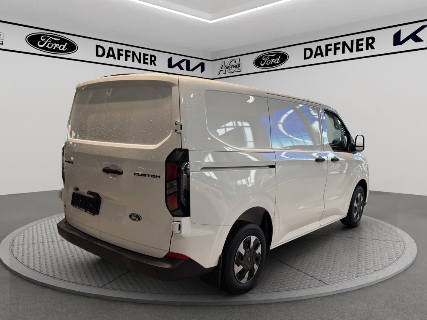 Fahrzeugabbildung Ford Transit Custom Kasten 320 L1 Trend FWD Plug-in H