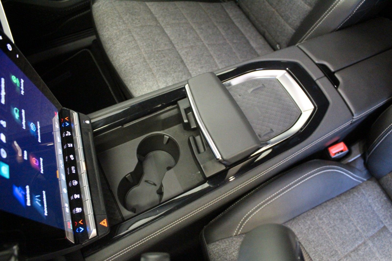 Fahrzeugabbildung Renault Espace Full Hybrid 200 Techno 7 Sitzer