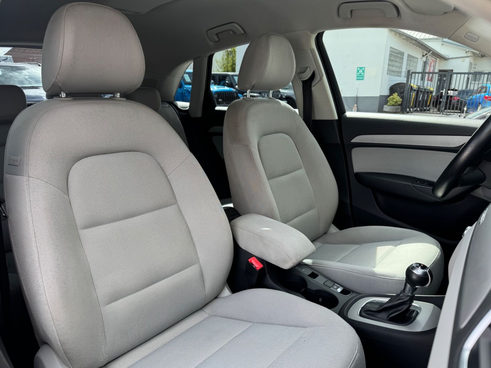Fahrzeugabbildung Audi Q3 2.0 TDI quattro S-Tronic/SHZ/ALU/TÜV-NEU/