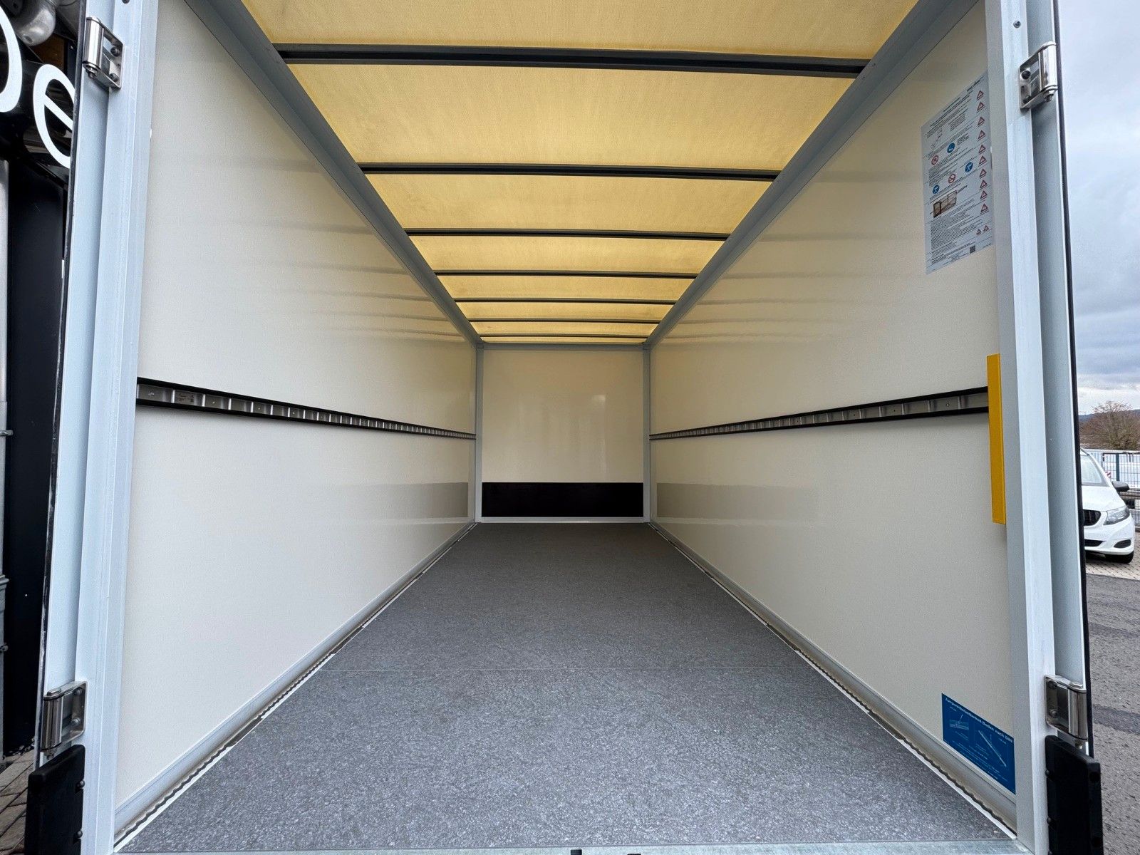 Fahrzeugabbildung Iveco Daily 35S14 A8 *R4.100mm*Automatik*Kamera*SPIER*