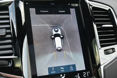 Fahrzeugabbildung Volvo XC90 B5 R-Design AWD *360*HU*STHZ*Pano*B&W
