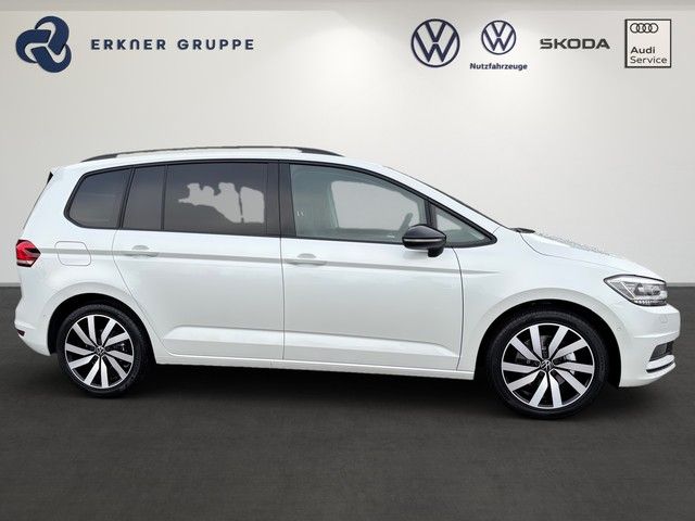 Fahrzeugabbildung Volkswagen Touran 1.5TSI DSG Highline 7-Sitz+STDHZ+AHK+PANO
