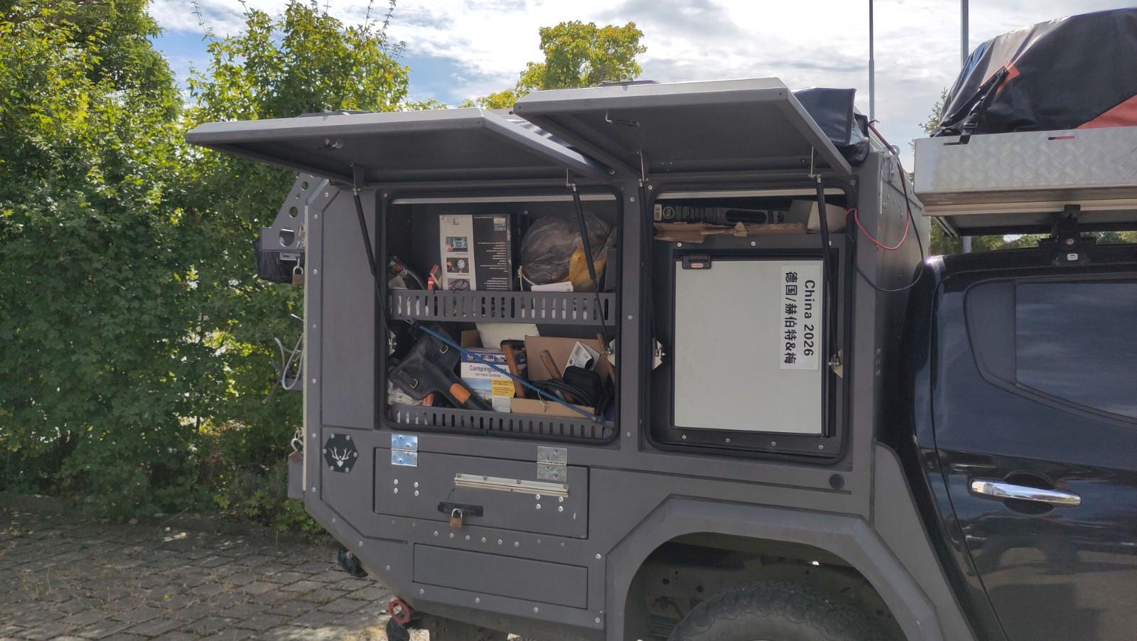 Mitsubishi L200 mit Crawler Camping Aufbau