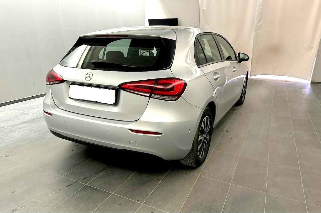 Mercedes-Benz A 200d LED NAVI AHK SHZG PDC DSG