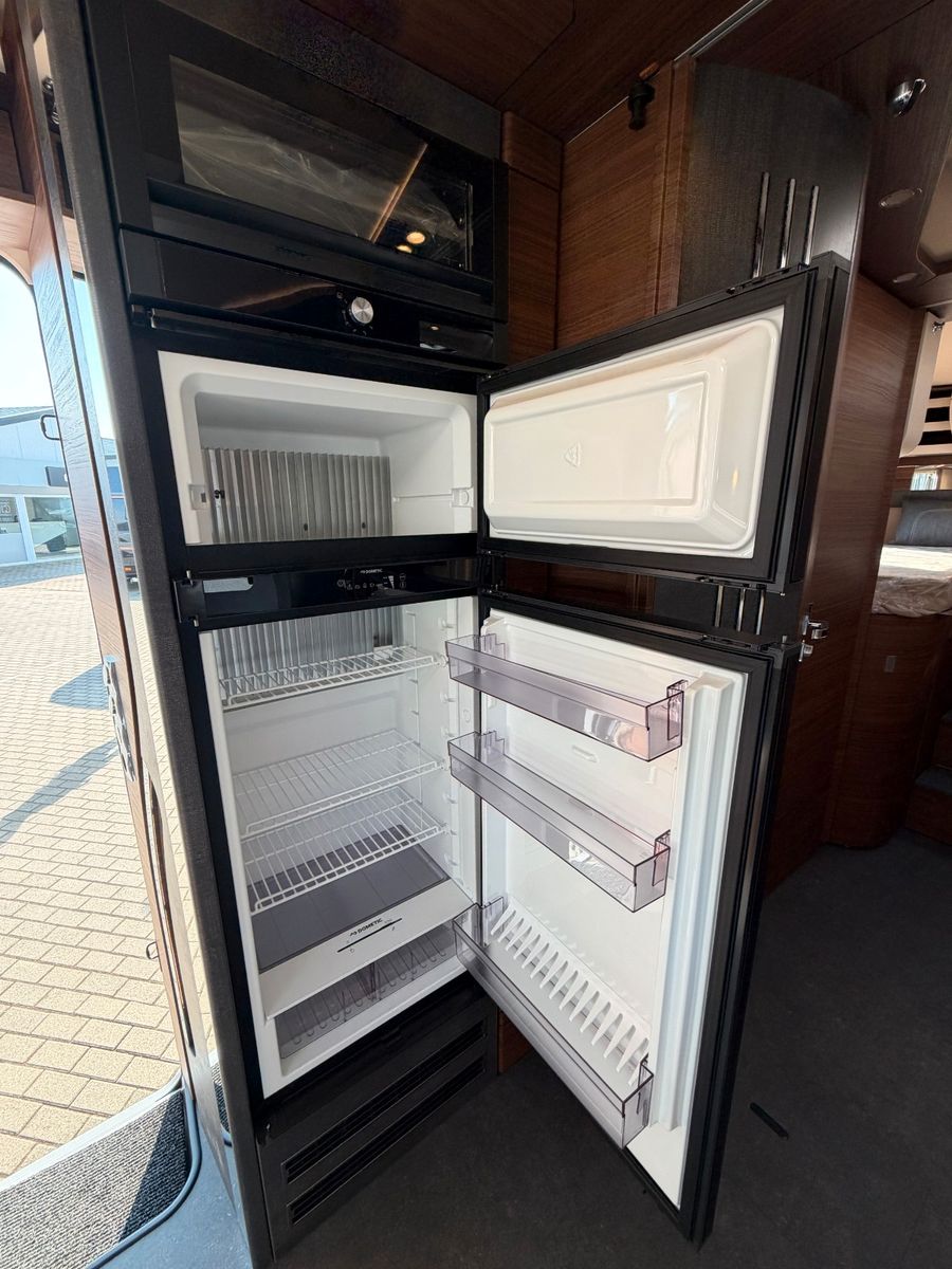Fahrzeugabbildung Carthago chic c-line I 5.9 XL LE Mercedes Cortina