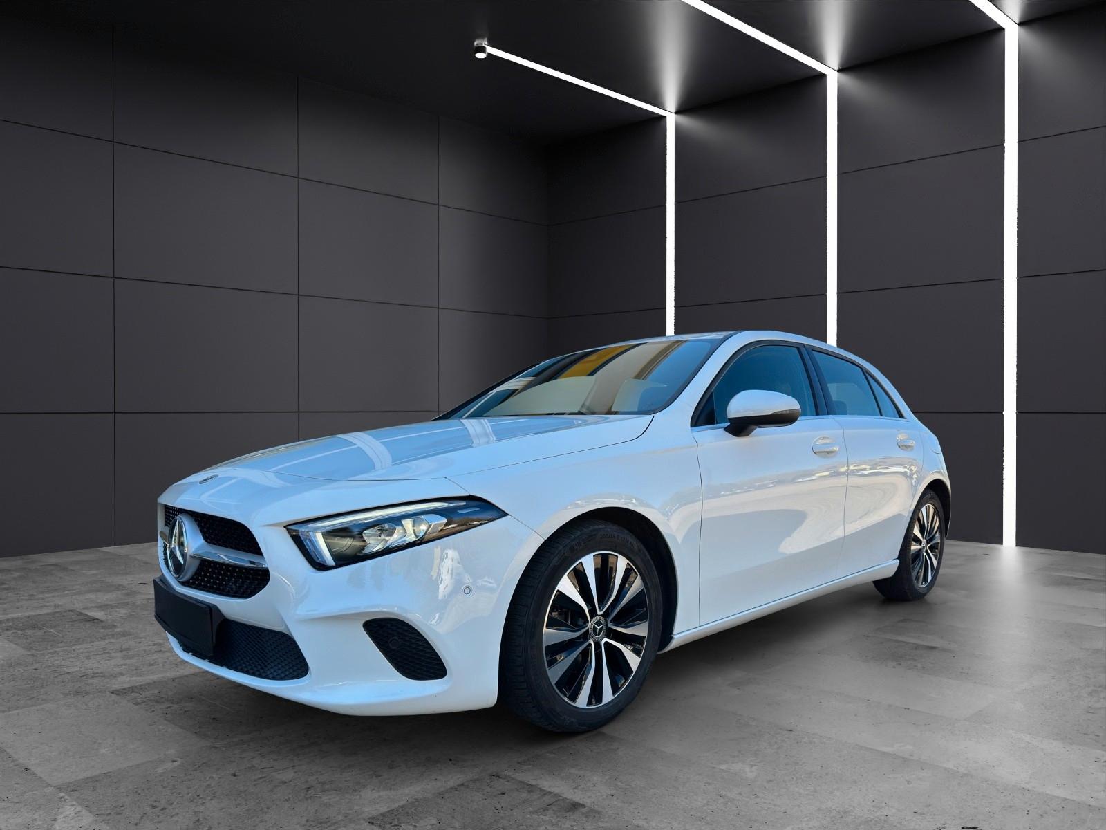 Mercedes-Benz A 180 DKG+TEILLEDER+LED+NAVI+APP