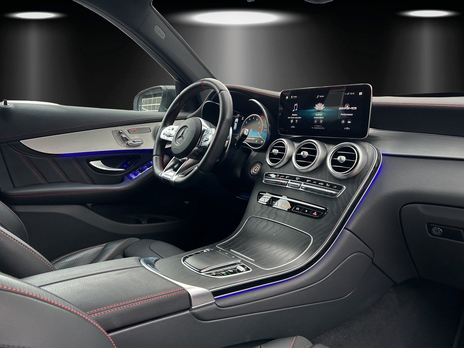 Fahrzeugabbildung Mercedes-Benz GLC 43 AMG Carbon DISTRO Perf.AGA Pano MLED Memo