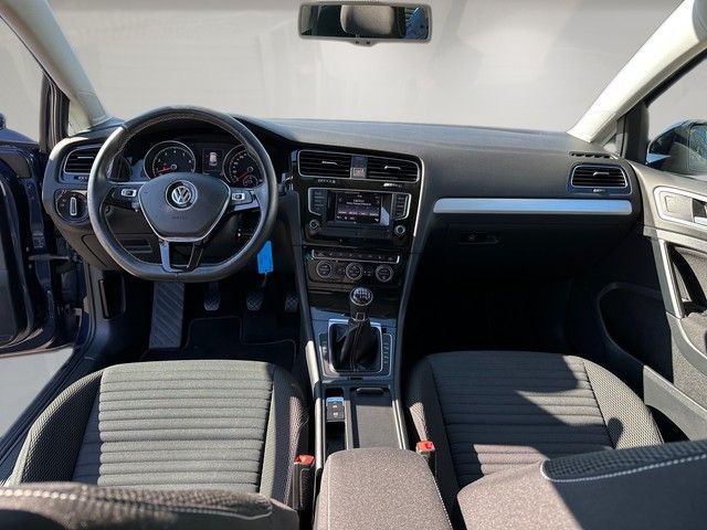 Fahrzeugabbildung Volkswagen Golf VII 1.2TSI "Cup" PARKLENK+SITZHZG+KLIMAAUT+