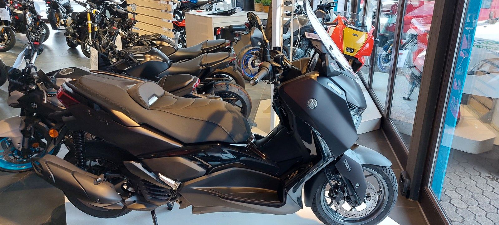 Fahrzeugabbildung Yamaha X-Max 125 Tech Max   2025  5 J. Garantie
