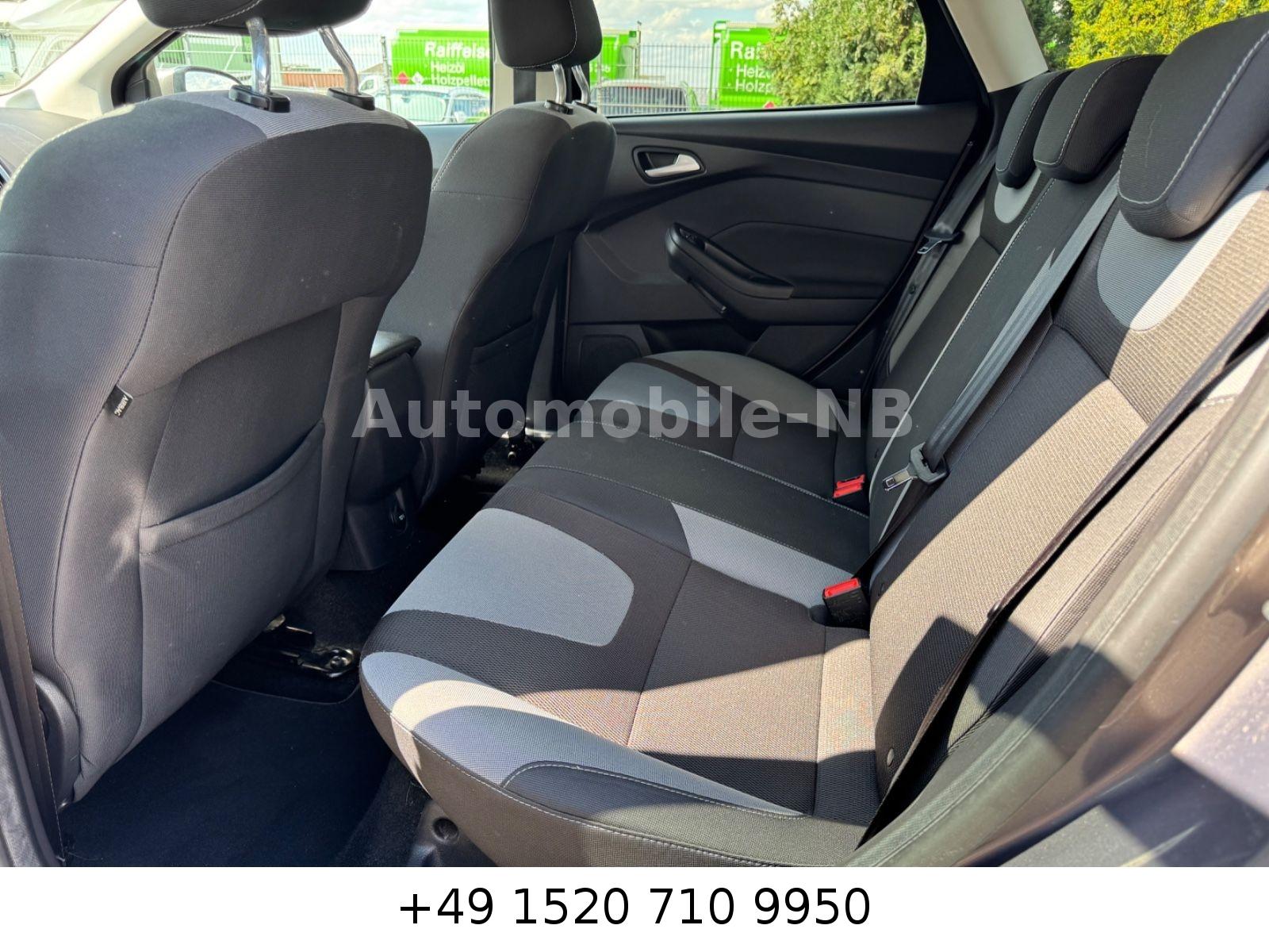 Ford Focus 2012 — photo 10