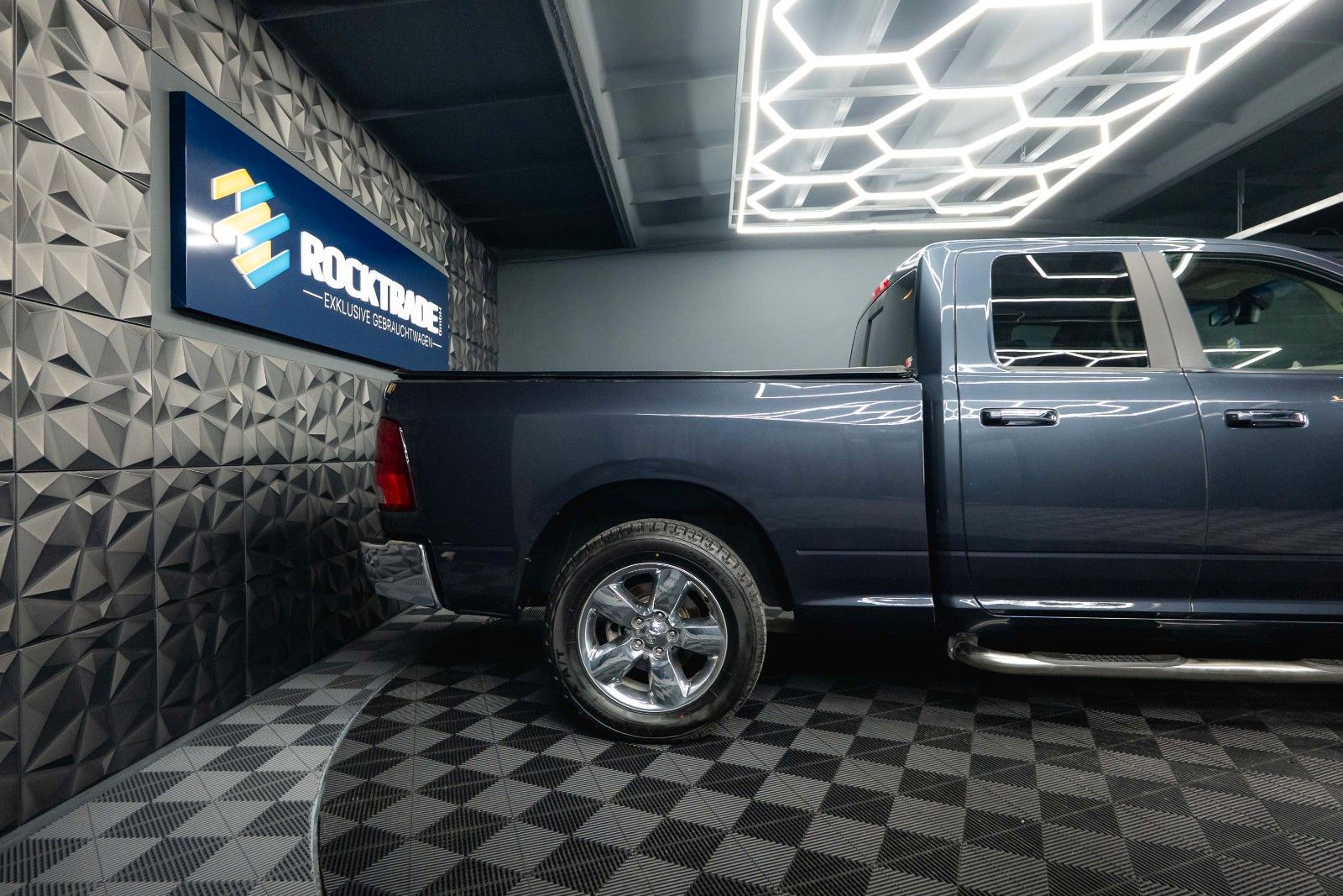 Fahrzeugabbildung Dodge RAM 5.7 V8 HEMI LPG PRINS | LONGBED | 20 Zoll