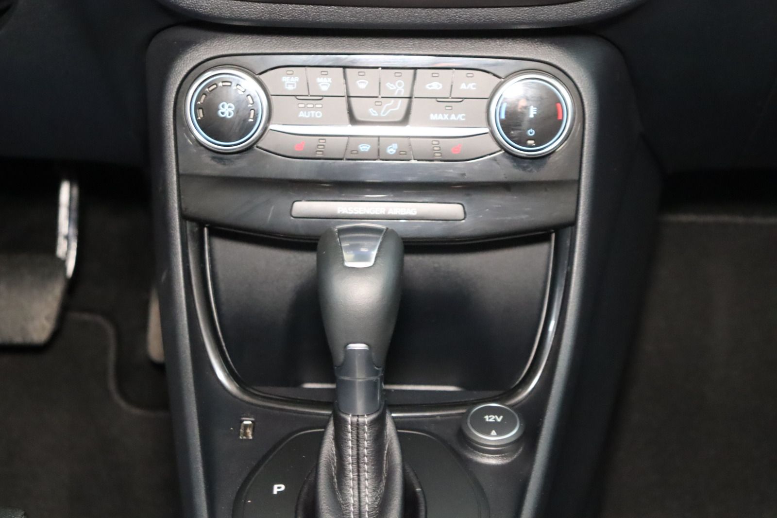 Fahrzeugabbildung Ford Puma 1.0 Eco Boost DCT Titanium