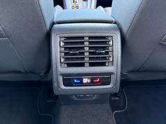 Fahrzeugabbildung Volkswagen Golf VIII Lim. Active eTSI *AHK*LED*TEMP*SHZ*