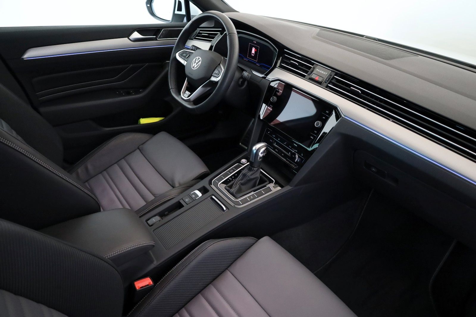 Fahrzeugabbildung Volkswagen Passat Variant R Line Leder,Navi,LED,ACC,CarPlay