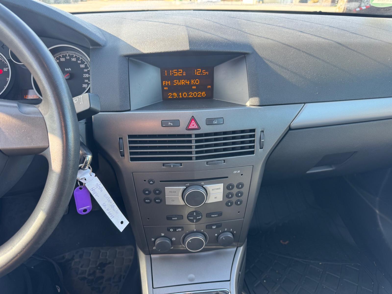 Opel Astra 2005 — photo 14