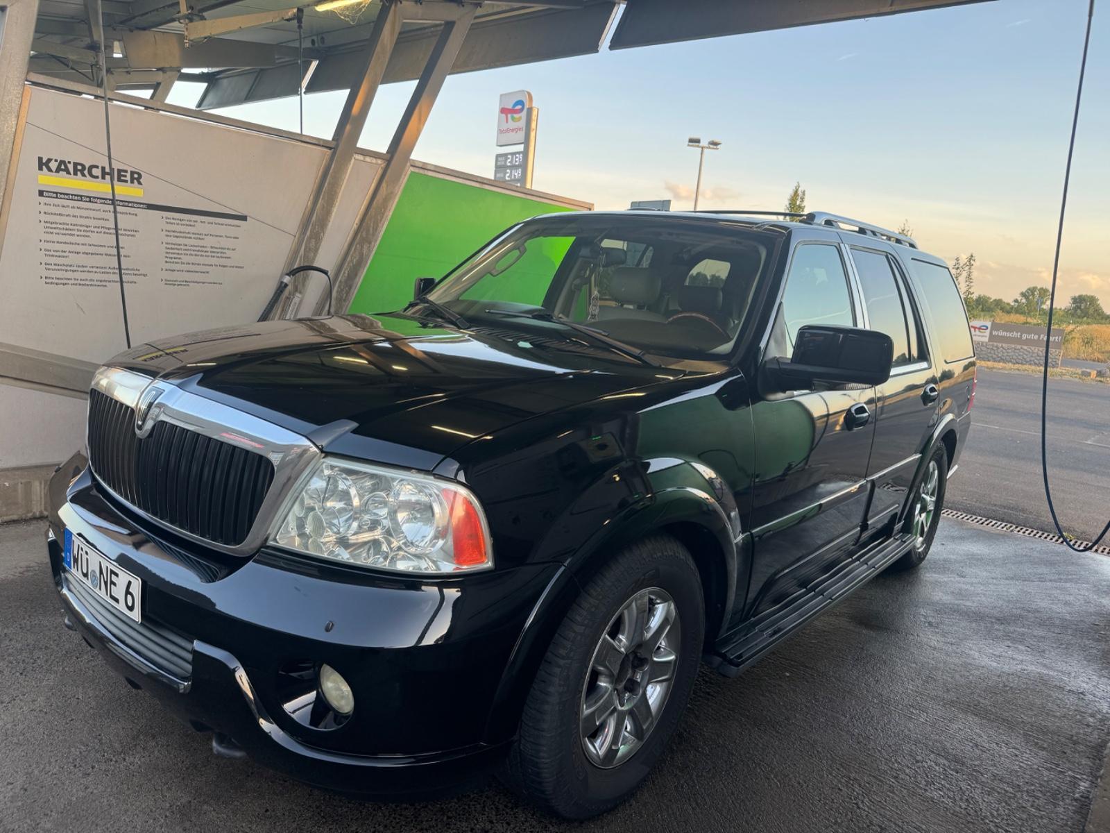 Lincoln Navigator