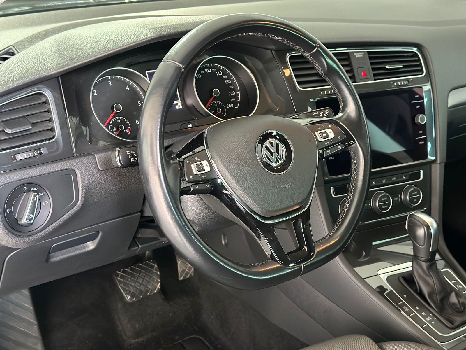 Volkswagen Golf VII Variant 2.0 TDI DSG BMT R-LINE Voll imagem 3