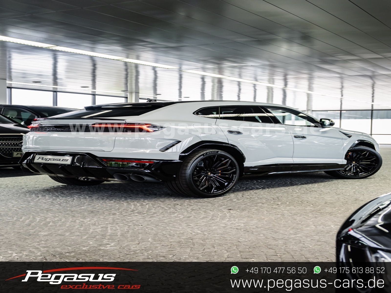 LAMBORGHINI Urus - 19