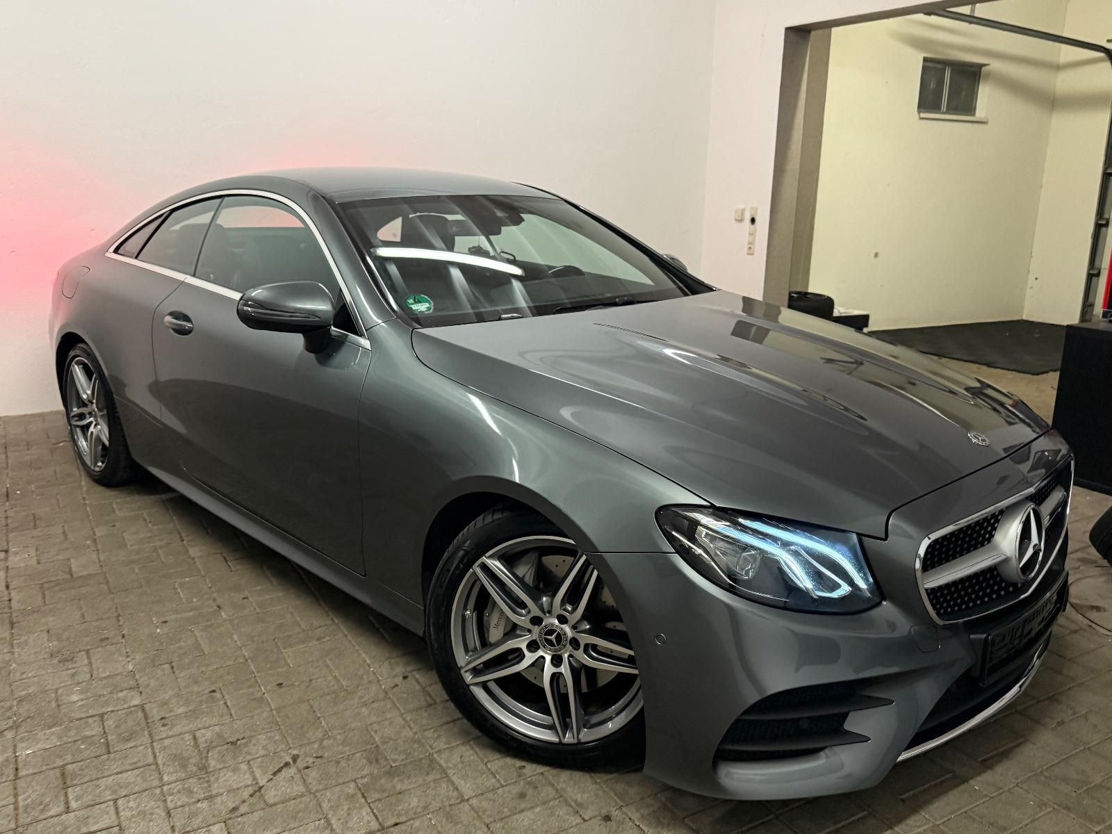 Mercedes-Benz E 300 Coupé AMG Line*2HAND*TOTWINKEL*AMBIENTE
