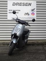 Honda EM1 e | Elektro | Roller | - HONDA MOTORRAD