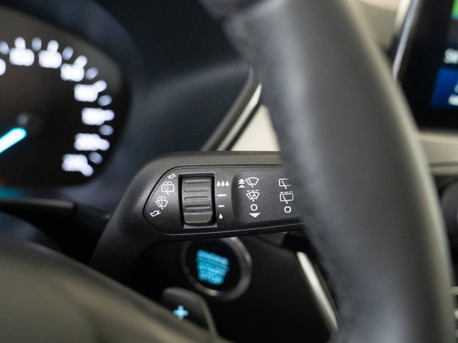 Fahrzeugabbildung Ford Kuga Titanium X 4x4/WINTER-P/LED/AHK/NAVI/B&O