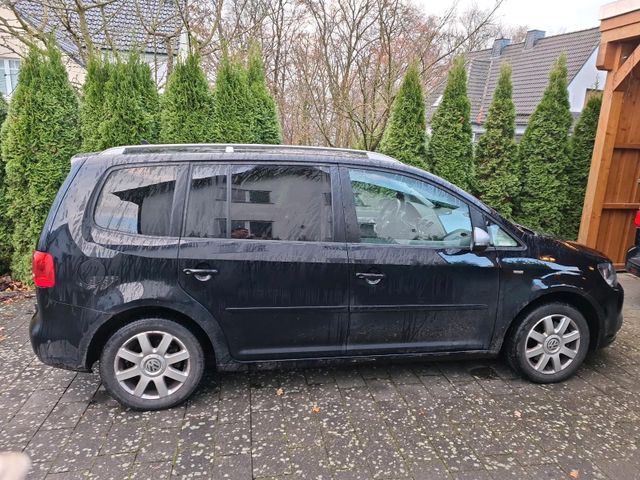 Volkswagen VW touran 2.0 TDI Match, Pano. 7 Sitz. AHK