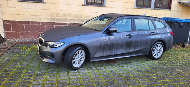 BMW 320d xDrive Touring Automatic -