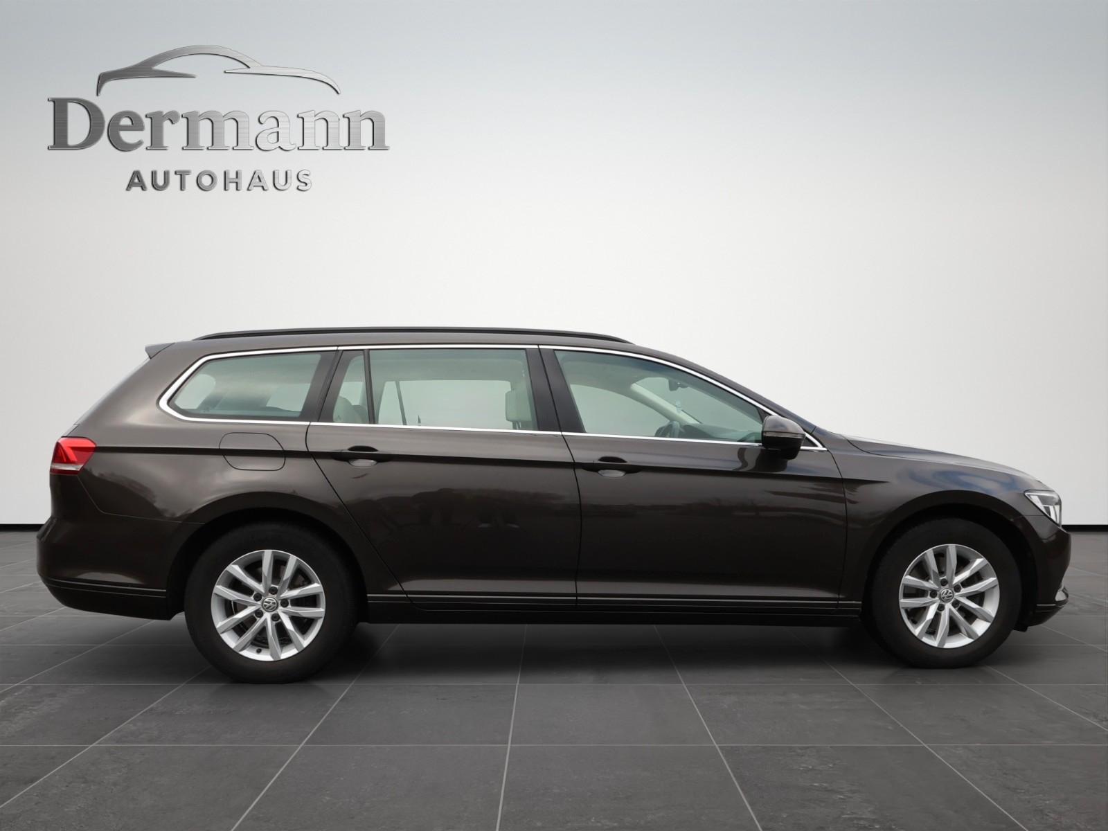 Volkswagen Passat Variant Comfortline*PDC*ACC*1.HAND*SITZH.