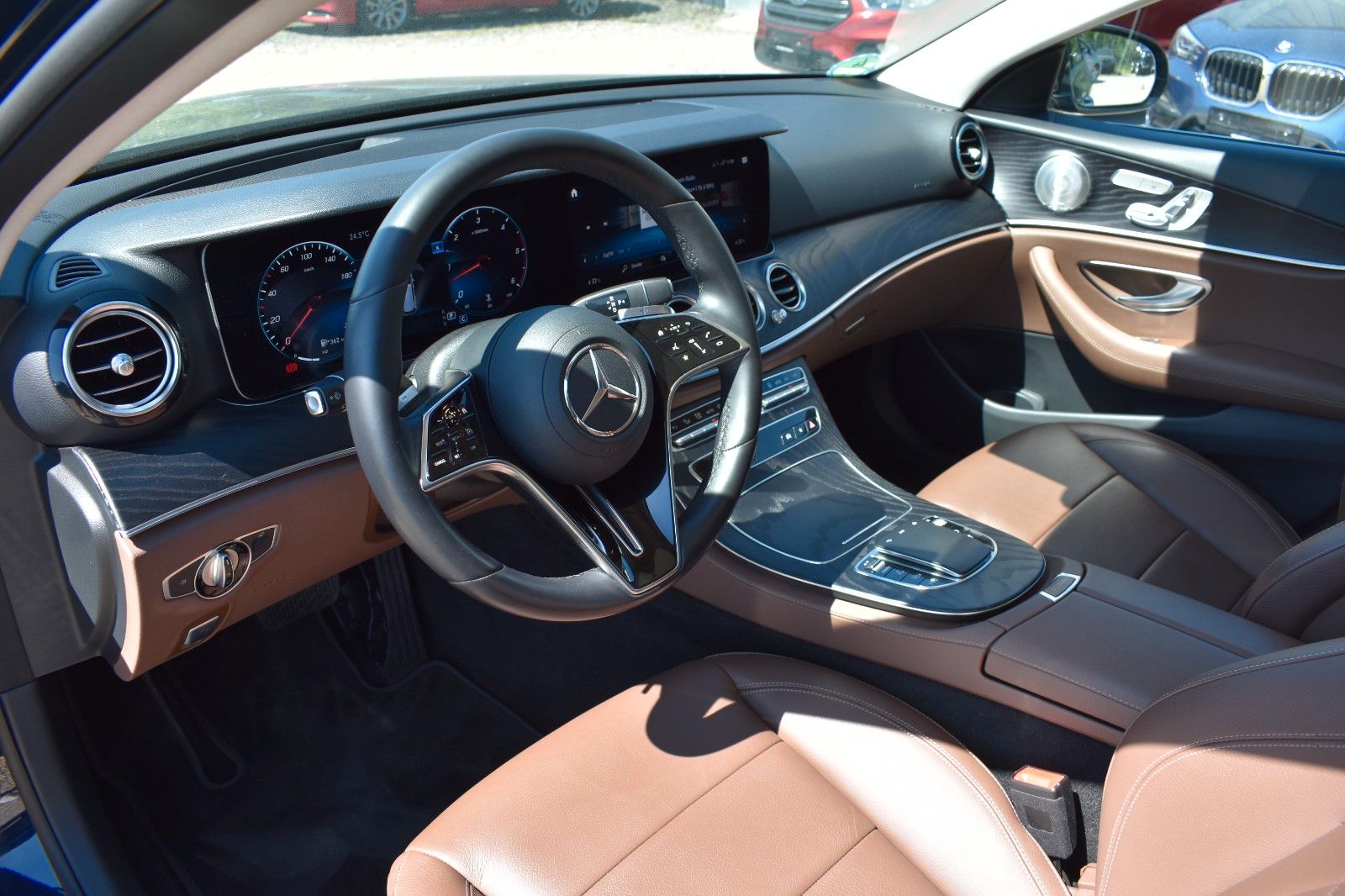 Fahrzeugabbildung Mercedes-Benz E 400 d T-Modell 4Matic AHK Burmester Leder