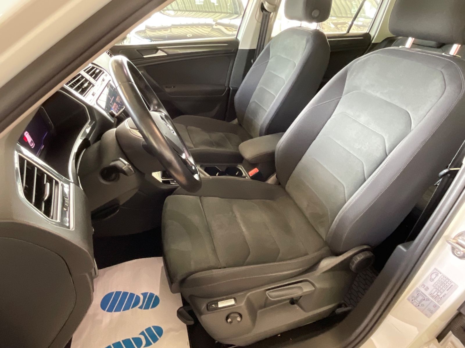 Fahrzeugabbildung Volkswagen Tiguan Comfortline 2.0TDI *DIGITALTACHO*LED*360°