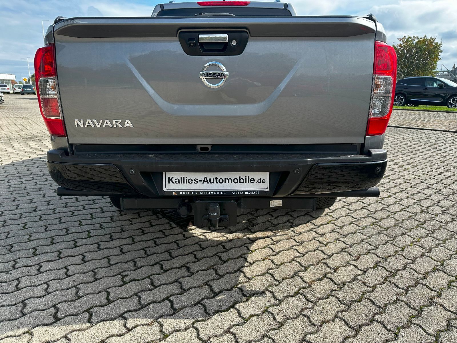 Fahrzeugabbildung Nissan Navara NP300 N-Guard Double Cab 4x4