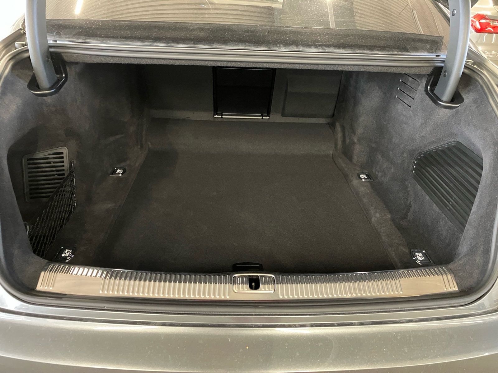 Audi A8 - Bild 8