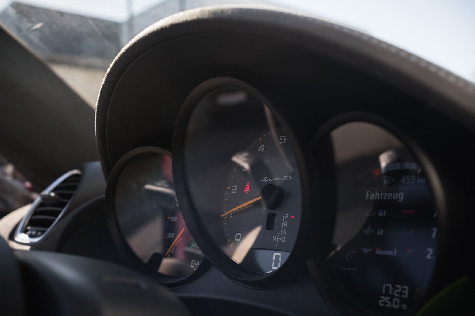 Fahrzeugabbildung Porsche 718 Spyder RS-Weissach-Lift-BOSE-Kam.-90Ltr.-LED