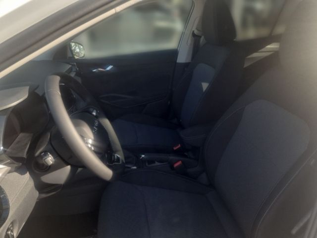 Fahrzeugabbildung SKODA Fabia 1.0 TSI Tour WINTER PLUS LENKRADHZG