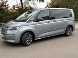 Volkswagen T7 Multivan 1,4 eHybrid OPF DSG Energetic En... - silberne Volkswagen T7 Multivan