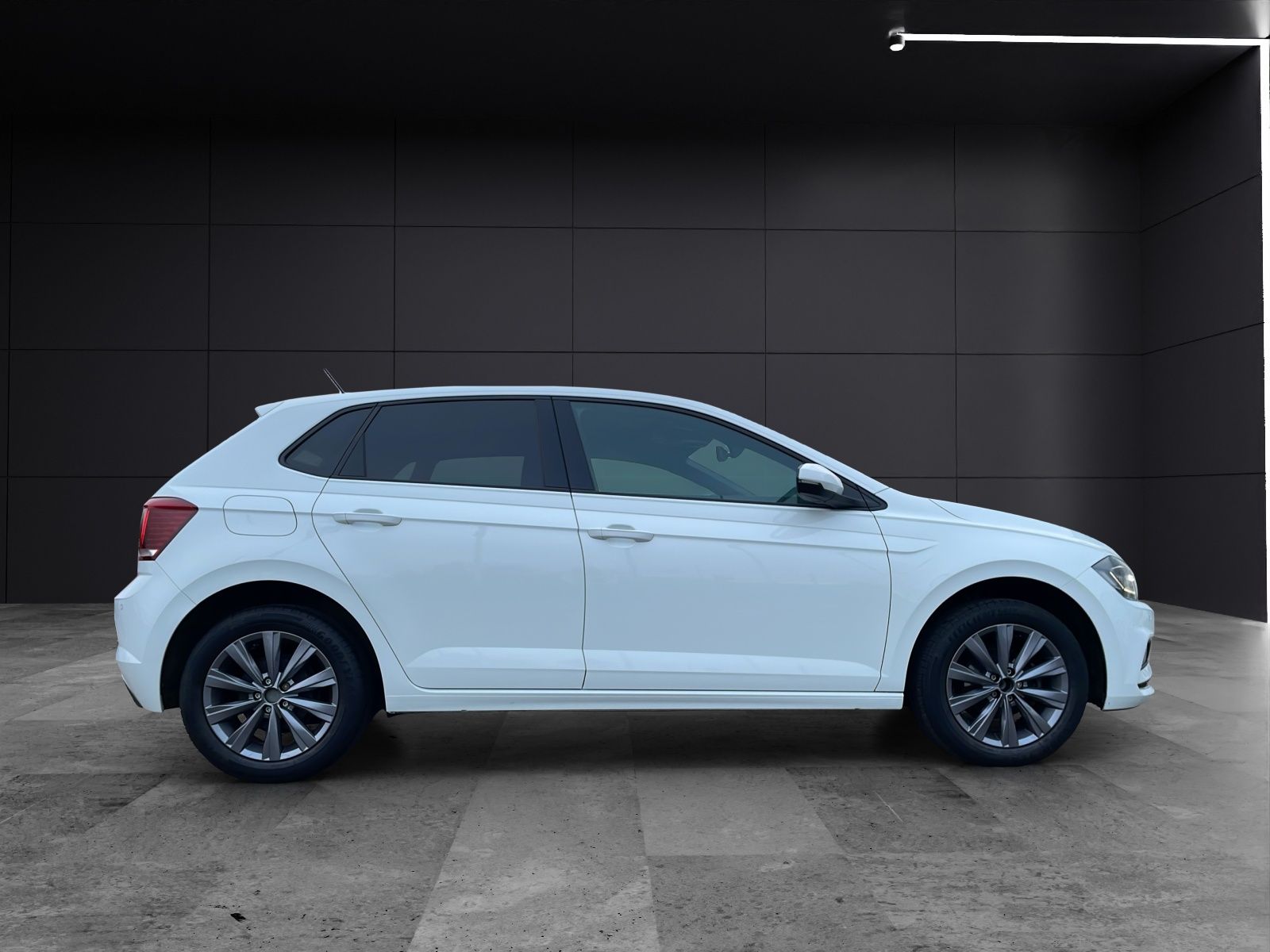 Fahrzeugabbildung Volkswagen Polo Highline TSI DSG LED ACC SHZ PDC Navi Klima