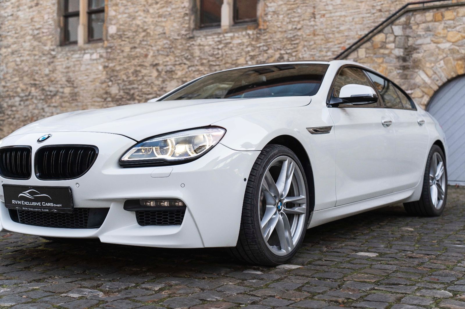 Fahrzeugabbildung BMW 640i GC M-SPORTPAKET HUD H&K LED KAM ALC TOTW