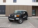 Toyota FJ CRUISER 4.0 V8 - Toyota FJ SUV