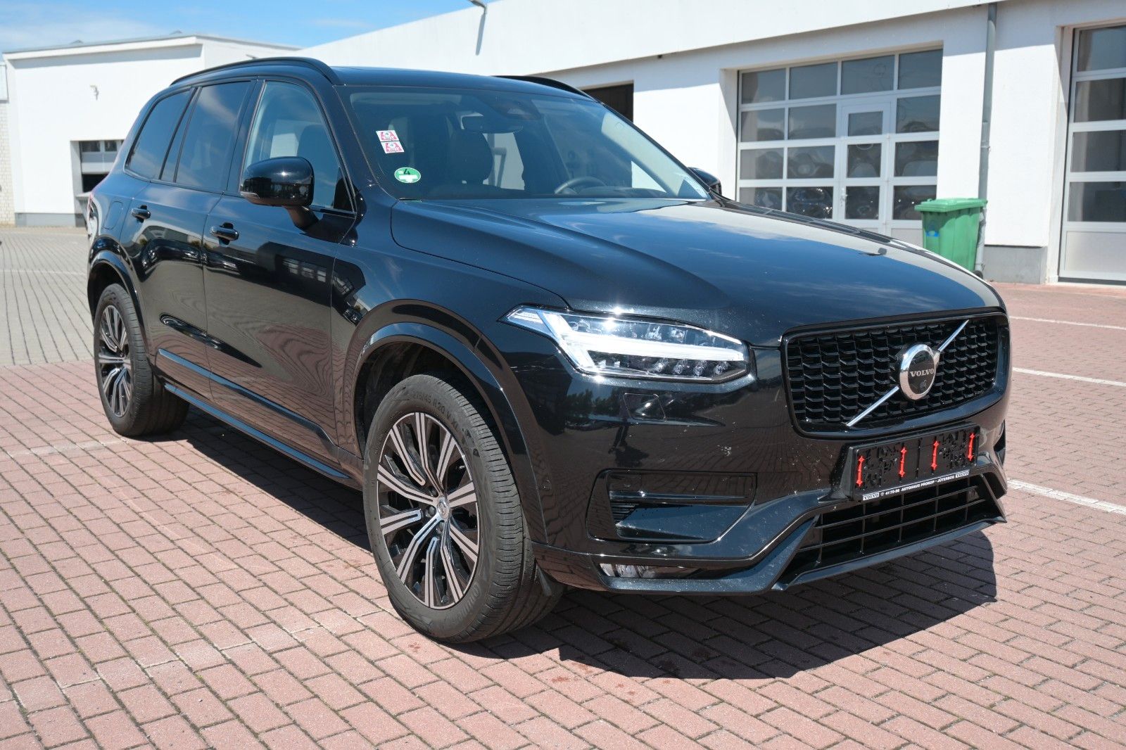 Fahrzeugabbildung Volvo XC90 B5 Diesel Ultimate Dark AWD*LUFT*360°B&W*