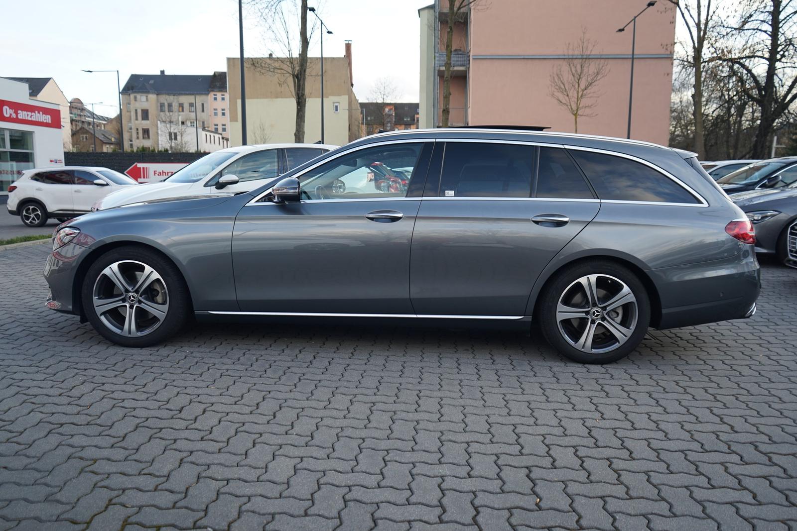 Mercedes-Benz E200 T-Modell Avantgarde LED Navi 360° Panorama