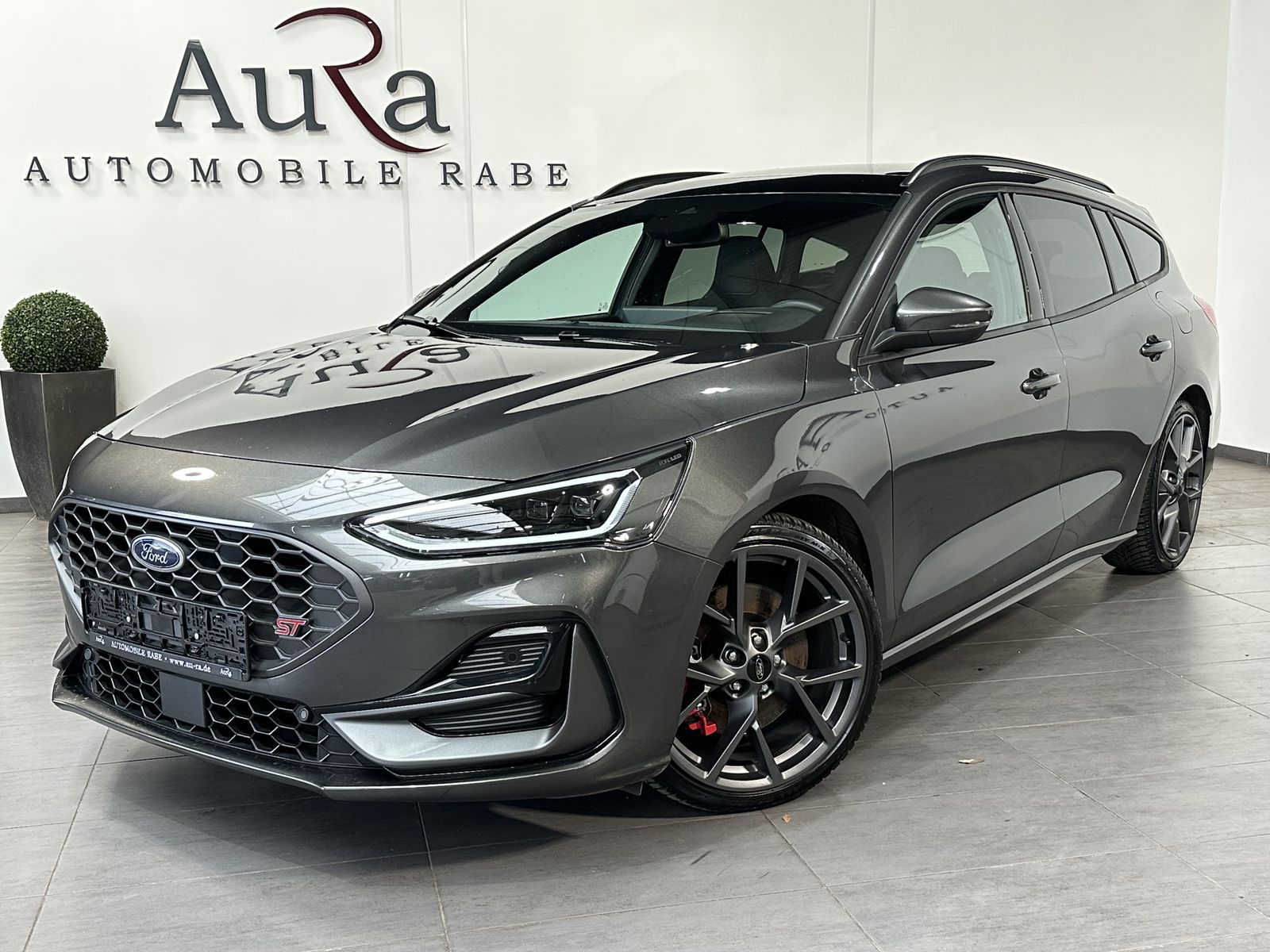 Fahrzeugabbildung Ford Focus Turnier 2.3 EB ST X NAV+LED+AHK+PANO+HUD