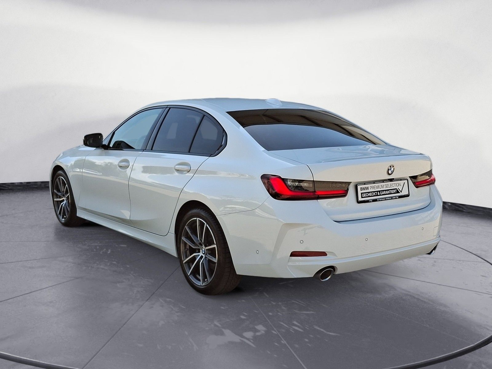 BMW 318d Automatik Innovationsp. Klimaaut. Glasdach foto 4