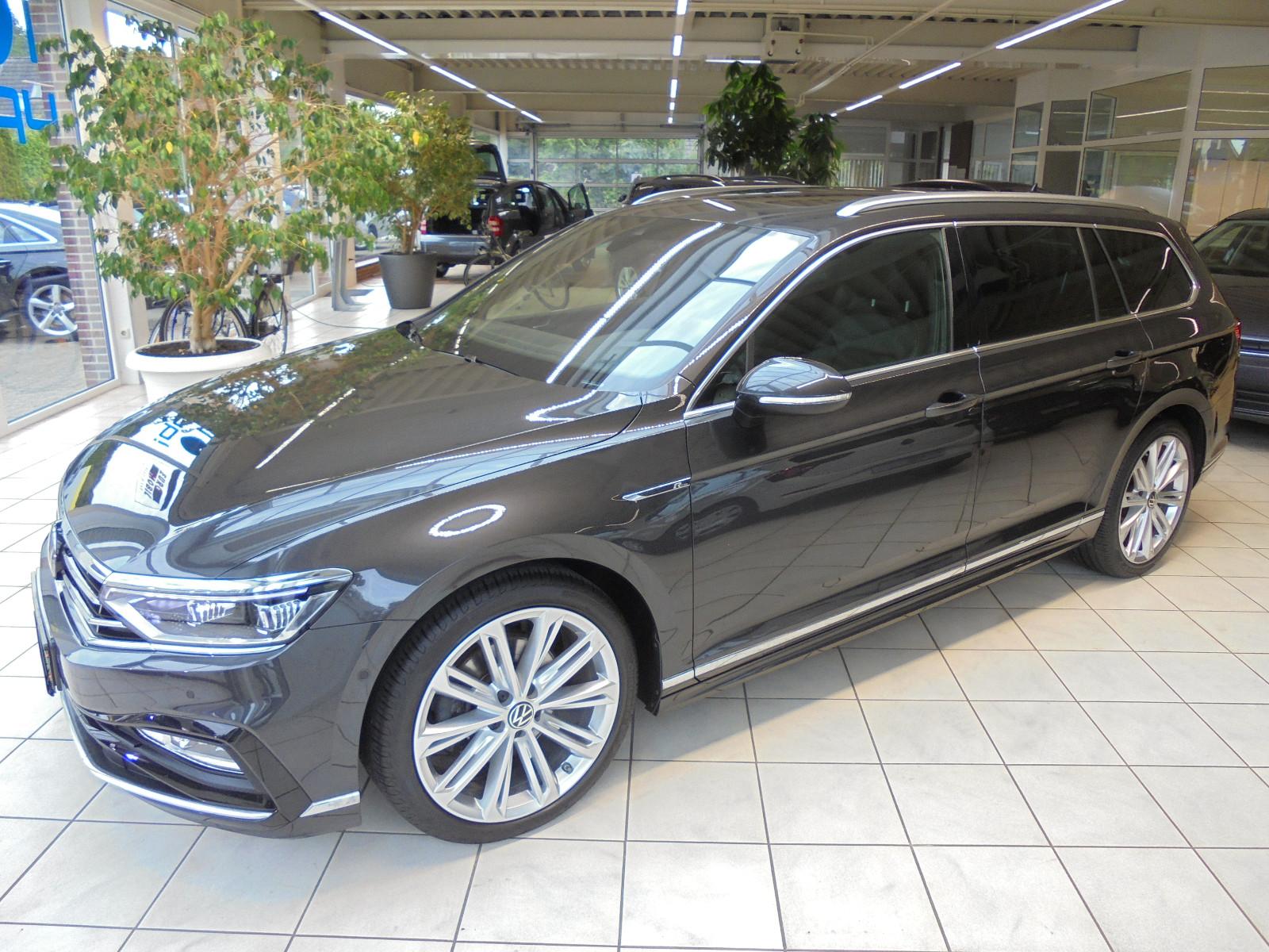 Volkswagen Passat Var Elegance/DSG/RLineEx/Pano/NaviPro/AHK