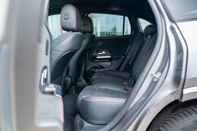 Mercedes-Benz GLA 200/ NIGHT PAKET/ MULTIBEAM/ PREMIUM Mercedes-Benz GLA 200/ NIGHT PAKET/ MULTIBEAM/ PREMIUM