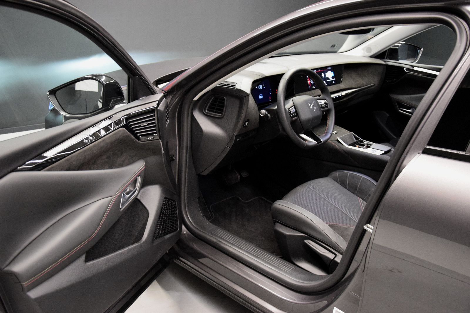 Fahrzeugabbildung DS Automobiles DS4 Performance Line Pano Sitzheizung