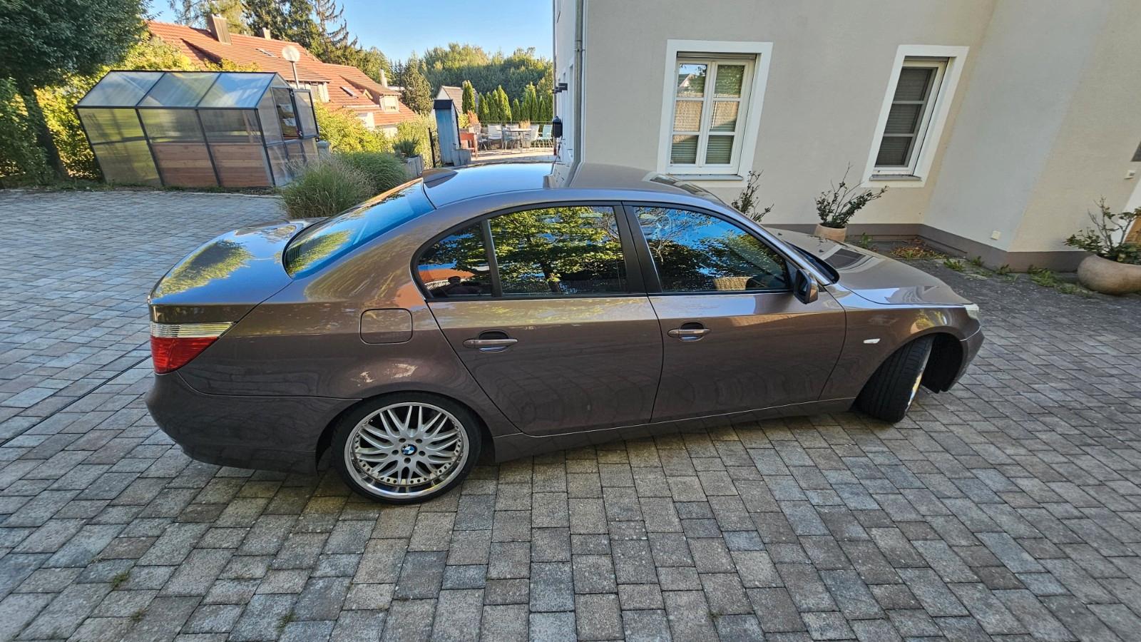 BMW 530i(E60) Top gepflegt Vollausstattung 127.000km