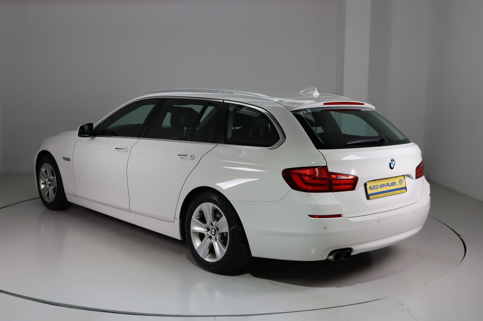 Fahrzeugabbildung BMW 525 d Touring * Navi * Bi-Xenon * Keyless *